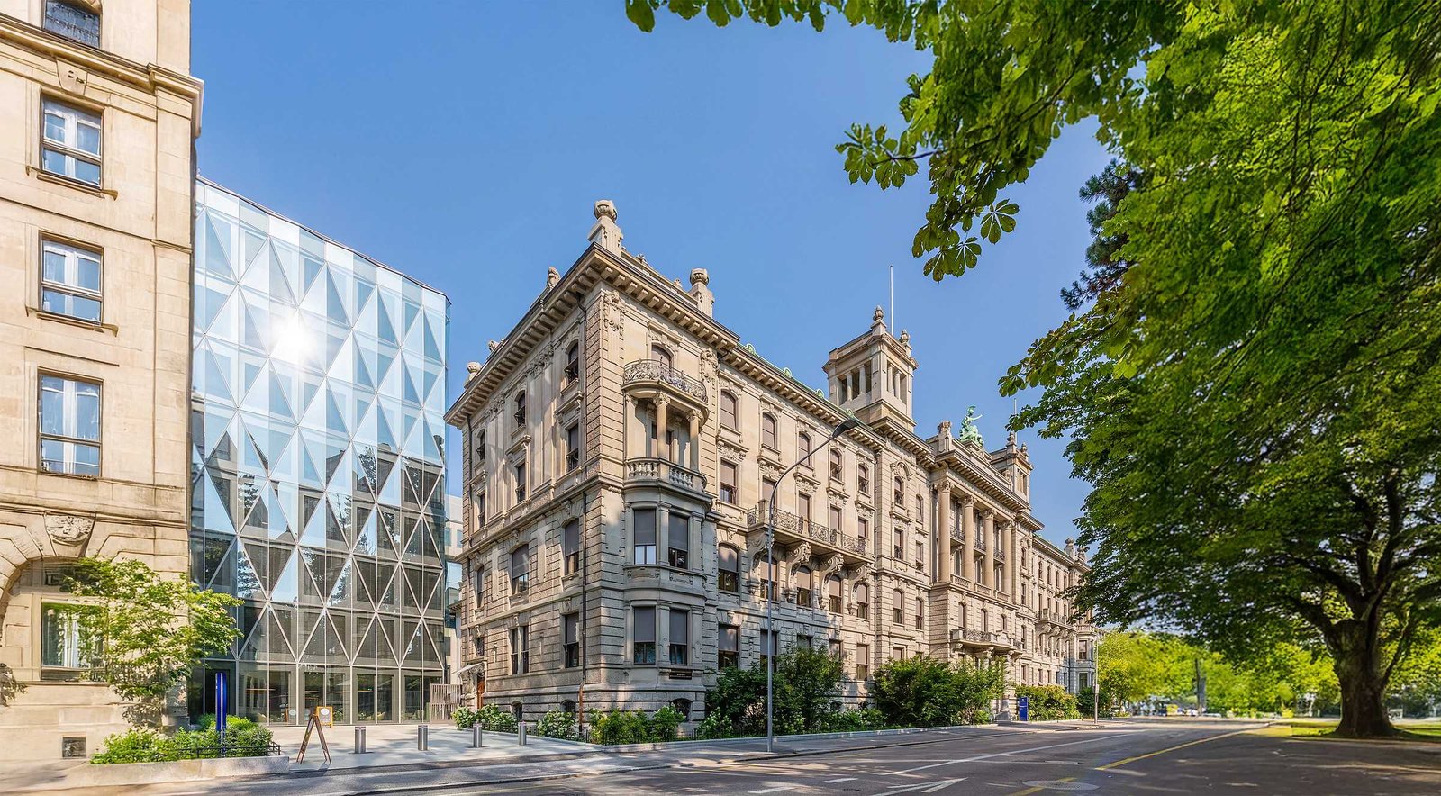 Außenansicht des Headquaters der Zurich Insurance Group Ltd.